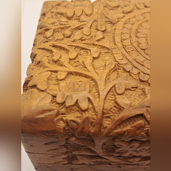 Vintage Indian hand carved wooden trinket box, jewellery box, Boho decor, ethnic - Picture 7 of 8